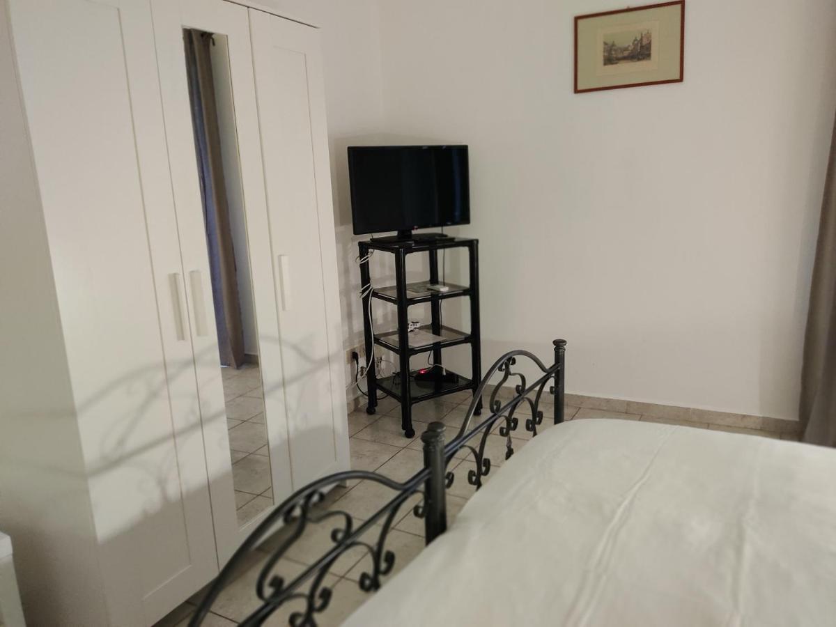 Crispi Accomodation B&B Катания Экстерьер фото